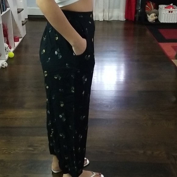 Hollister Cullotes Pants - Picture 5 of 7